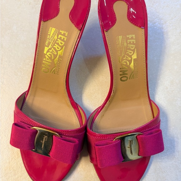 Salvatore Ferragamo Shoes - Salvatore Ferragamo Fuchsia Heels with Bow Accent